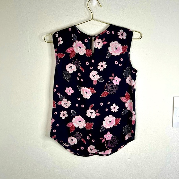 Candie’s Sleeveless Floral Blouse XS Black Pink Lace Trim Button High-Low Hem - Picture 6 of 10